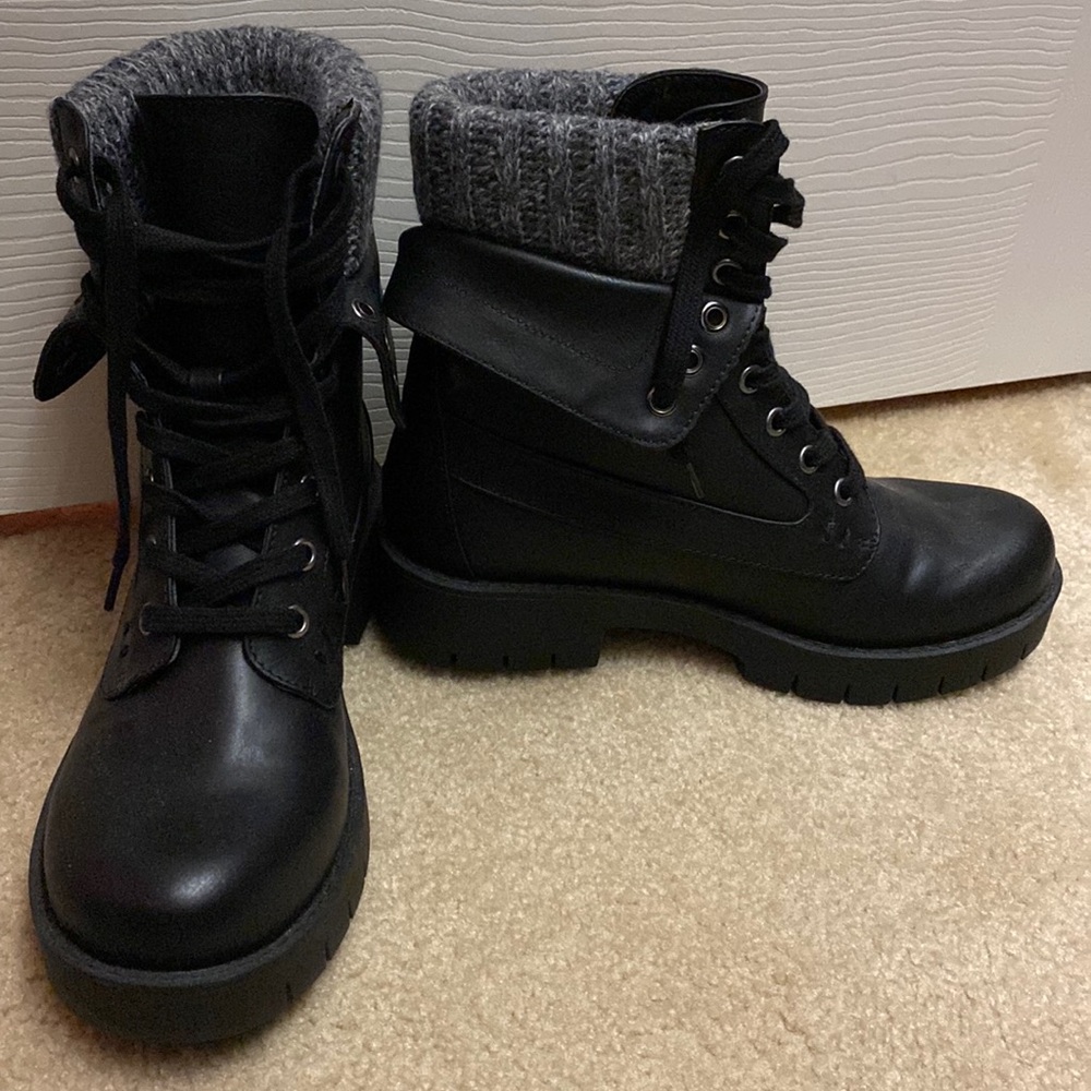 Combat boots